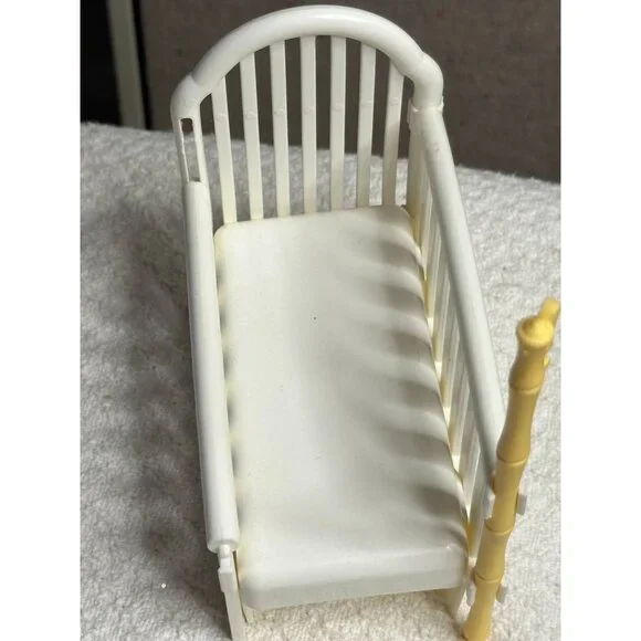 Mattel Nursery Crib Baby Bed White Incomplete Parts Sold AS IS!! - Picture 3 of 8